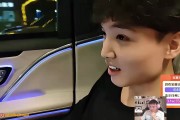 Uzi看小龙堡开夹当场绷不住：XLB在搞什么 老板不喜欢男的！
