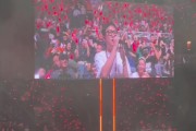 顶级追星！GAI演唱会邀请康康合唱《兰花草》