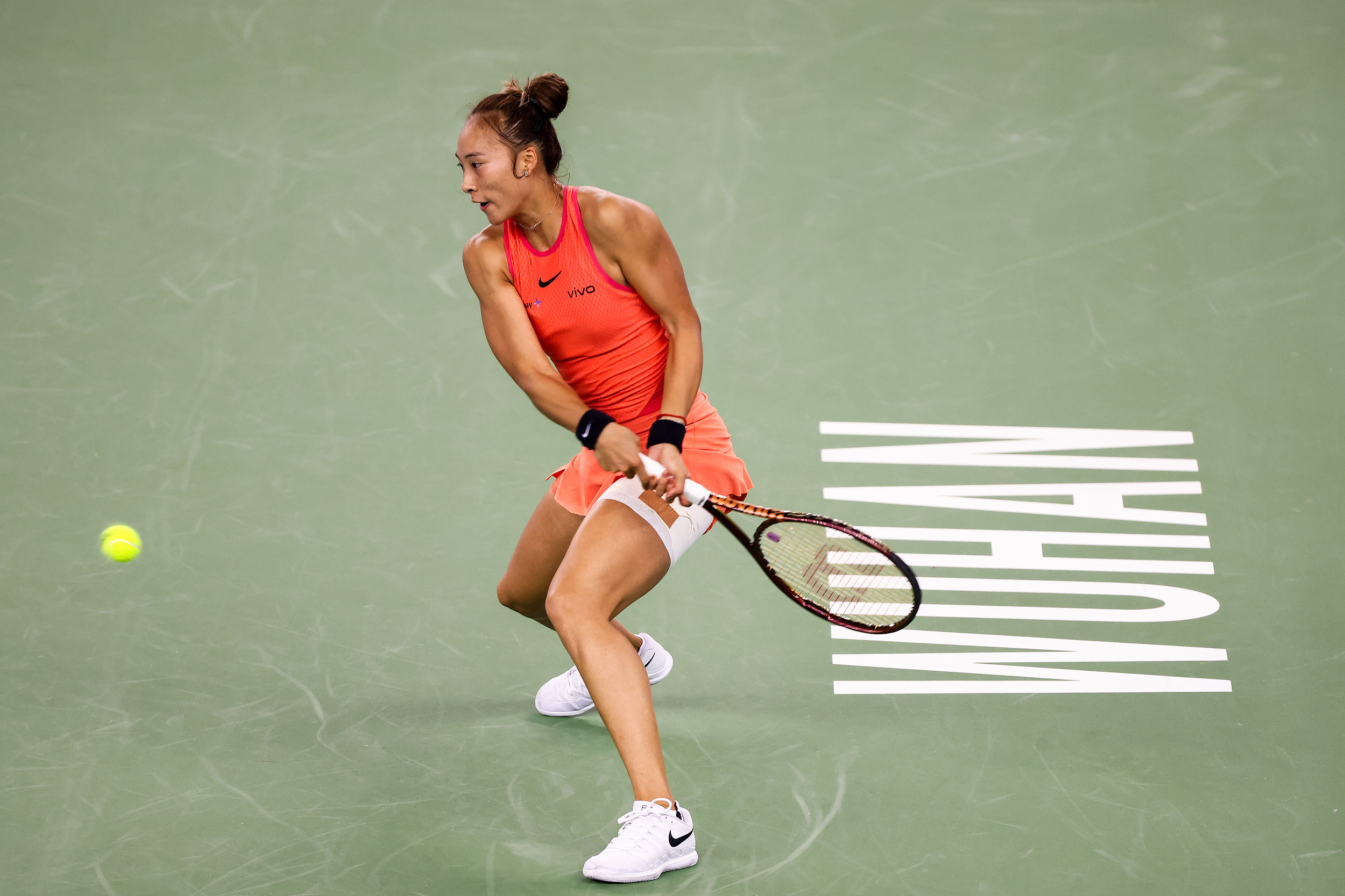 🎾武网女单决赛：郑钦文1-2遗憾不敌老对手萨巴伦卡 收获亚军&650分 世界排名升至第七